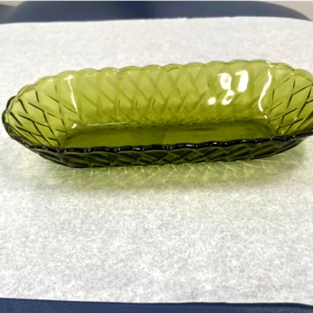 Vintage 10” Indiana Glass Avocado Green Pretzel Pattern Oblong Serving Dish